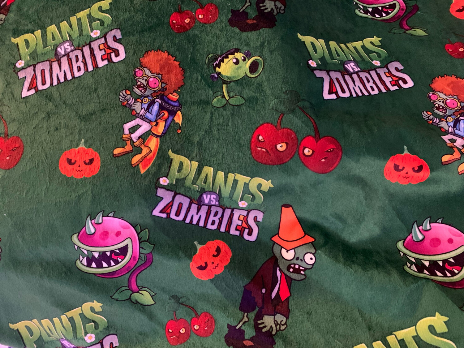 Minky Plante vs zombie 