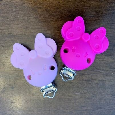 Attache suce Minnie