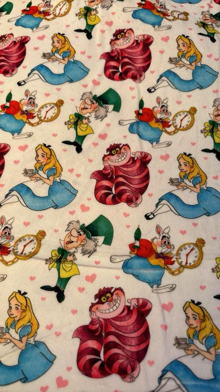 Minky Alice Aux Pays Des Merveilles