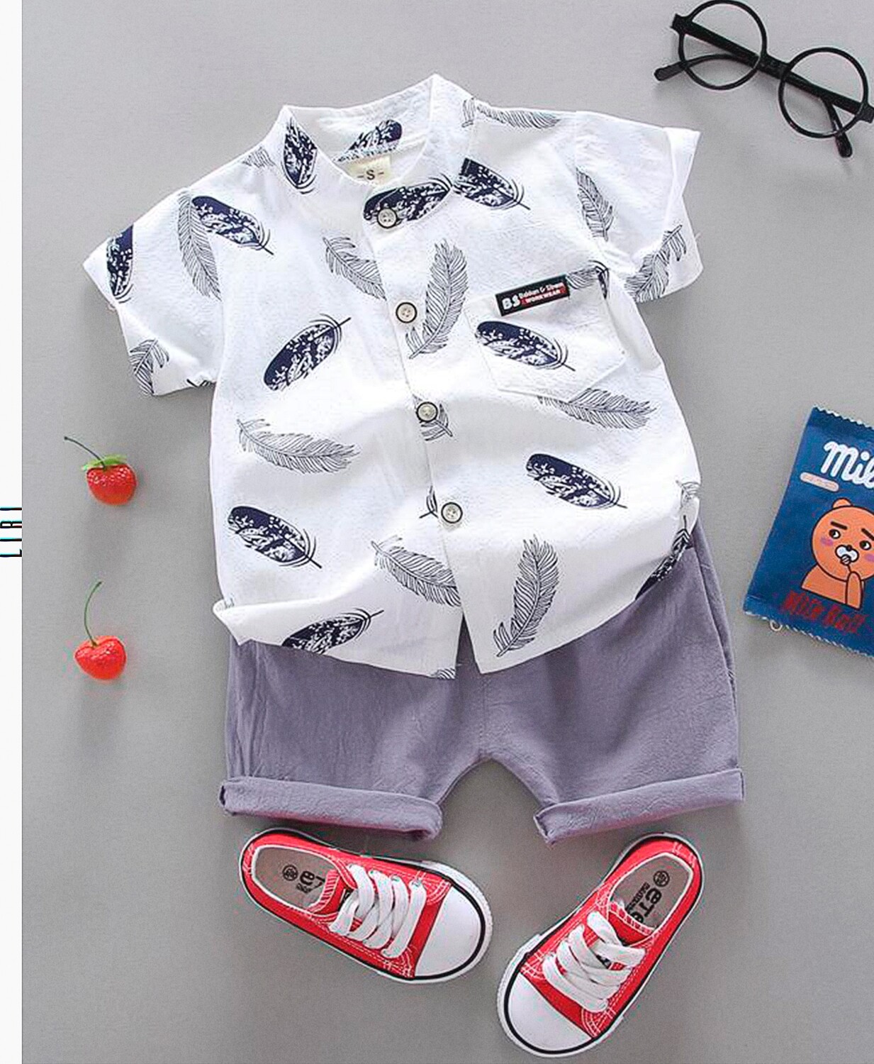 Conjunto con Estampado de Plumas