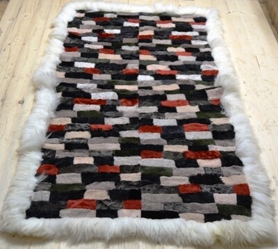 Lammfell-Teppich, Patchwork-Qualität, ca. 170x90 cm, grau/schwarz/rot/weiß Nr.8
