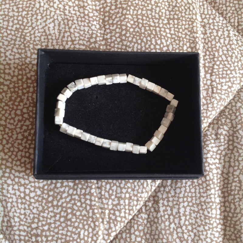 Braccialetto Howlite