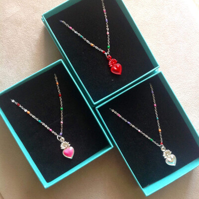 Collana arcobaleno con Sacro Cuore