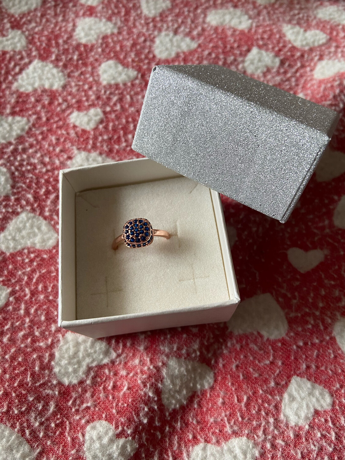 Anello pavè in argento 925 rosè con zirconi blu