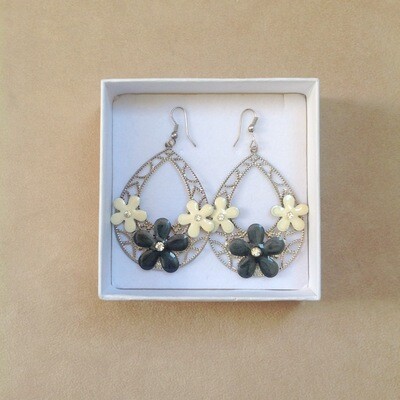 Orecchini a goccia e fiori smaltati