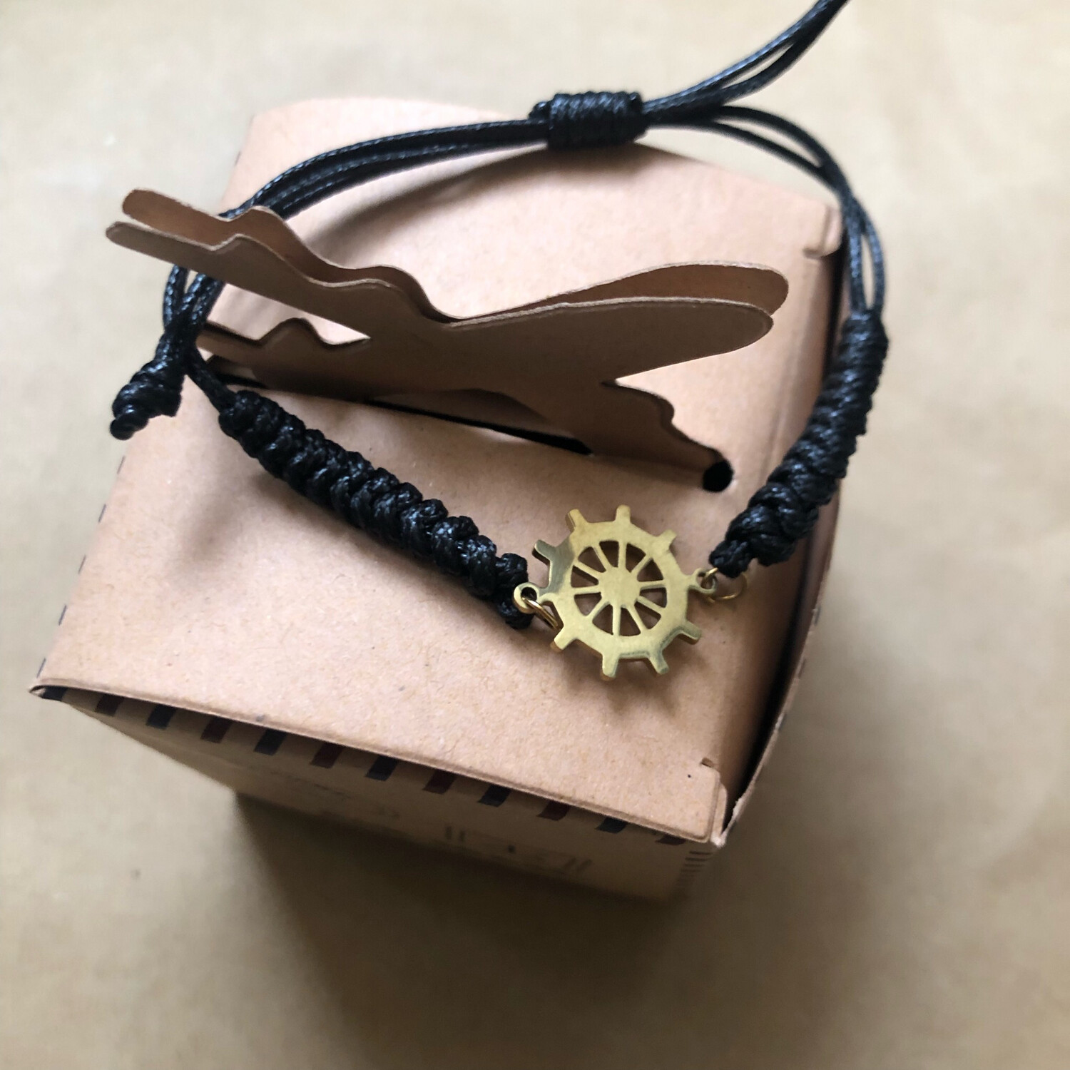 Braccialetto macramé timone