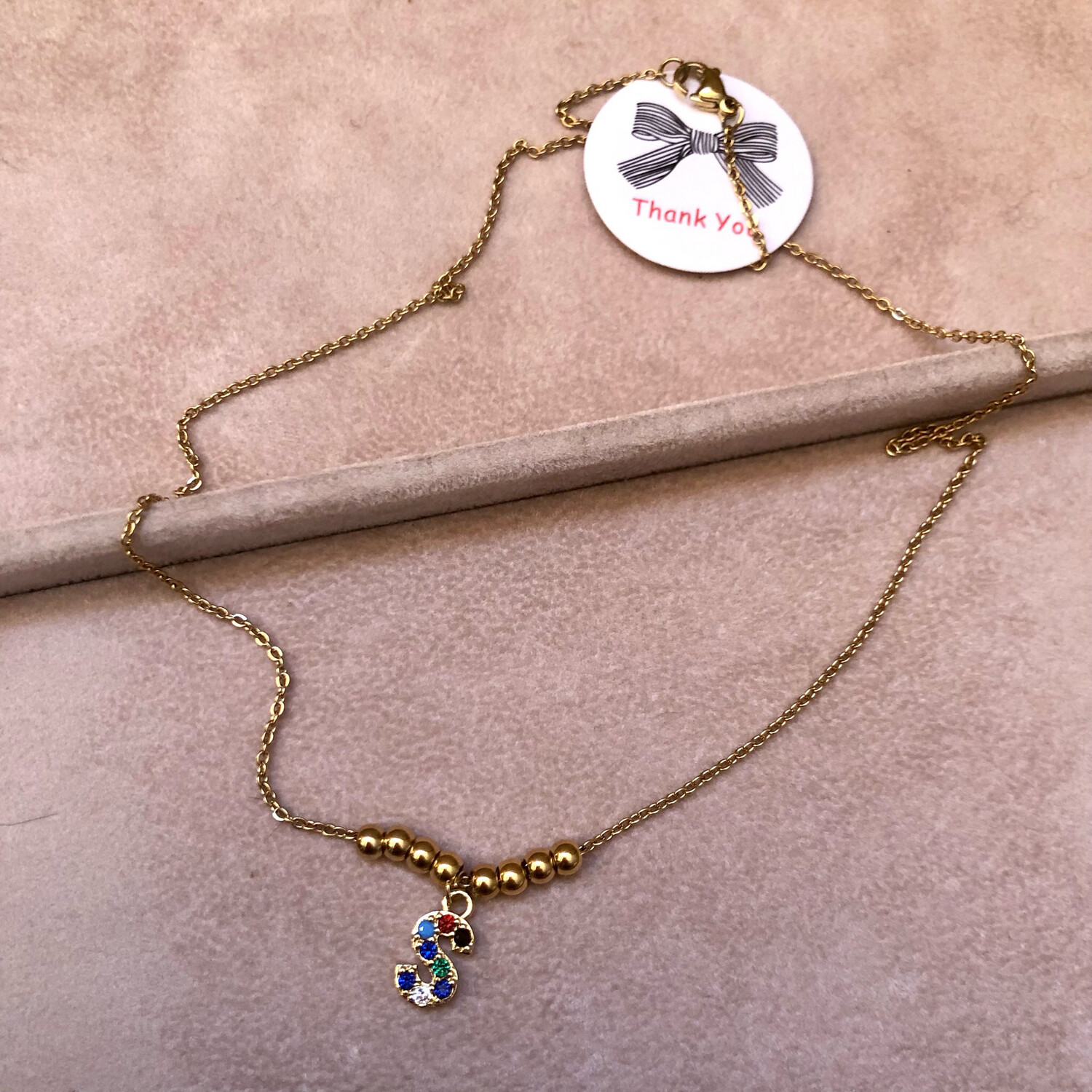 Collana con iniziale strass