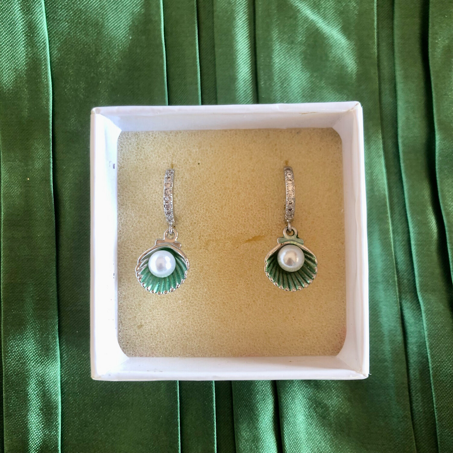 Hoops oceans green