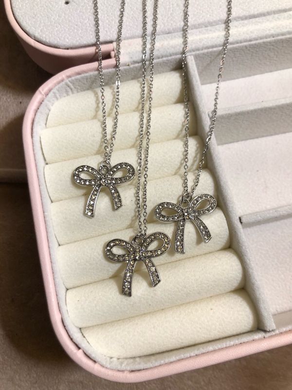 Collana fiocco strass silver