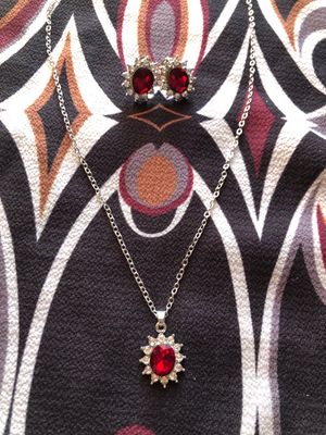 Parur Elegant Red