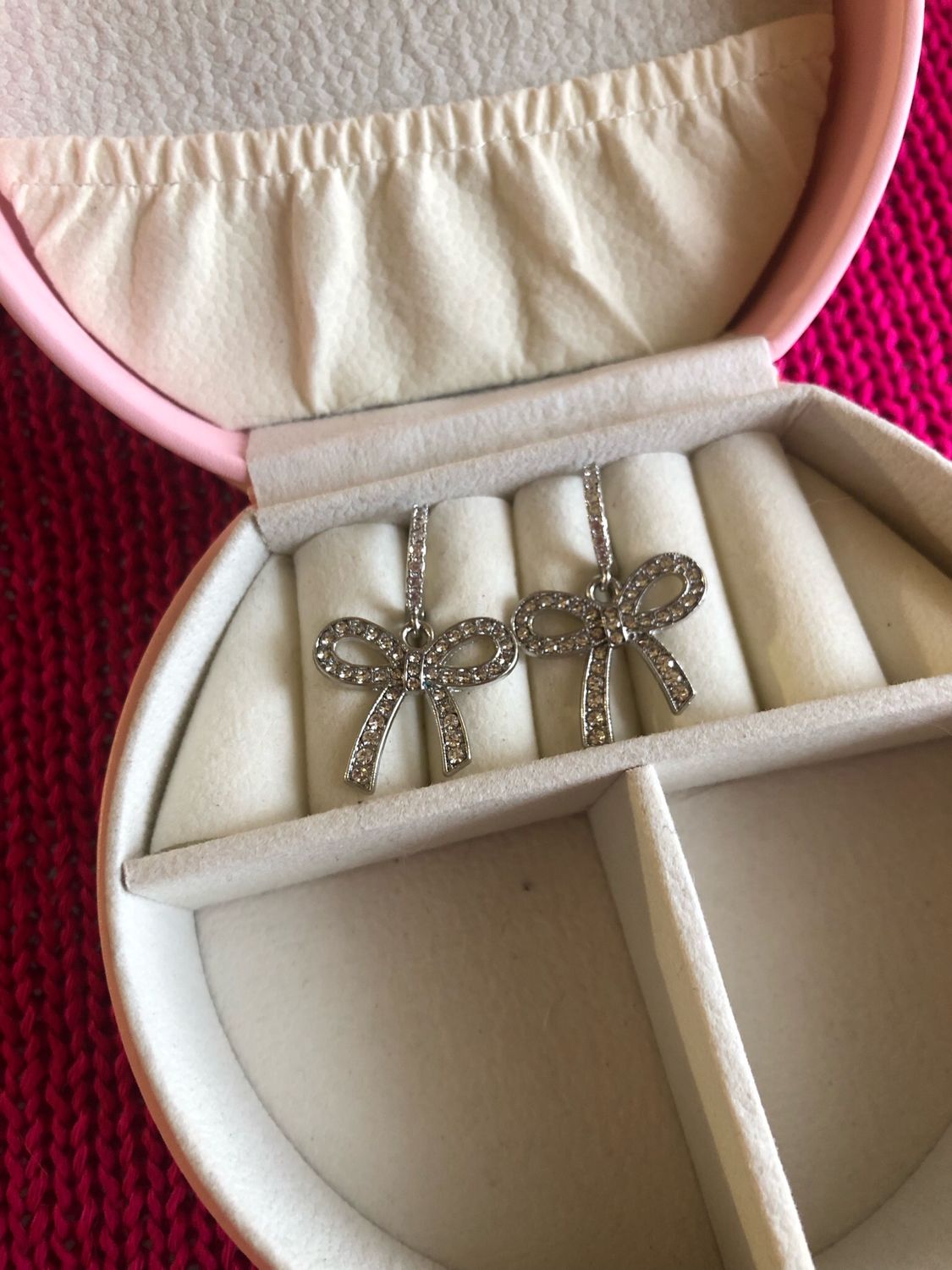 Orecchini fiocco strass silver