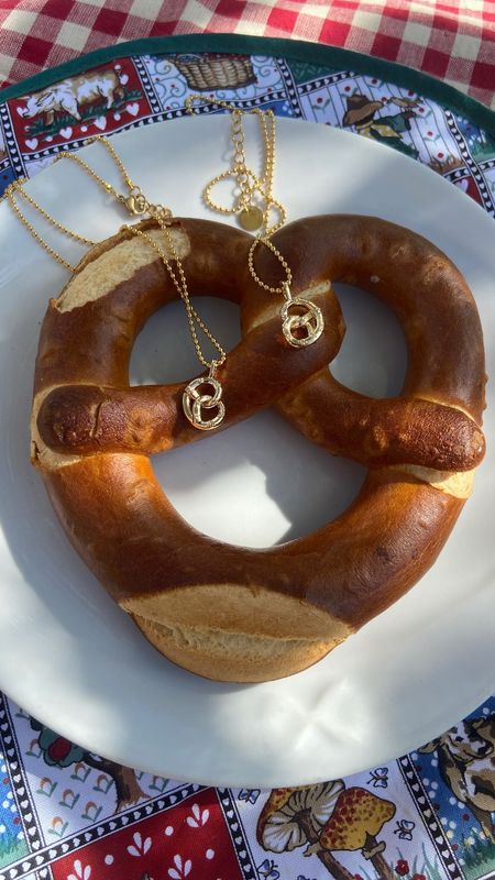 Collana Brezel