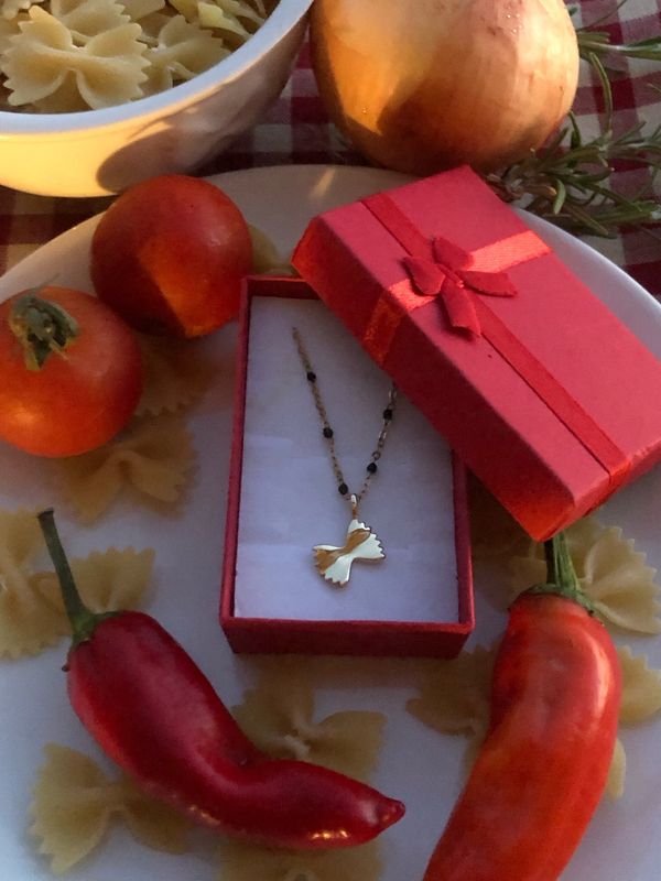 Collana pasta farfalle