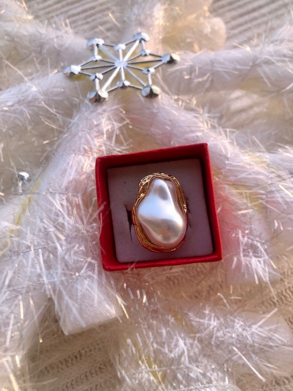 Anello  Perla Barocca
