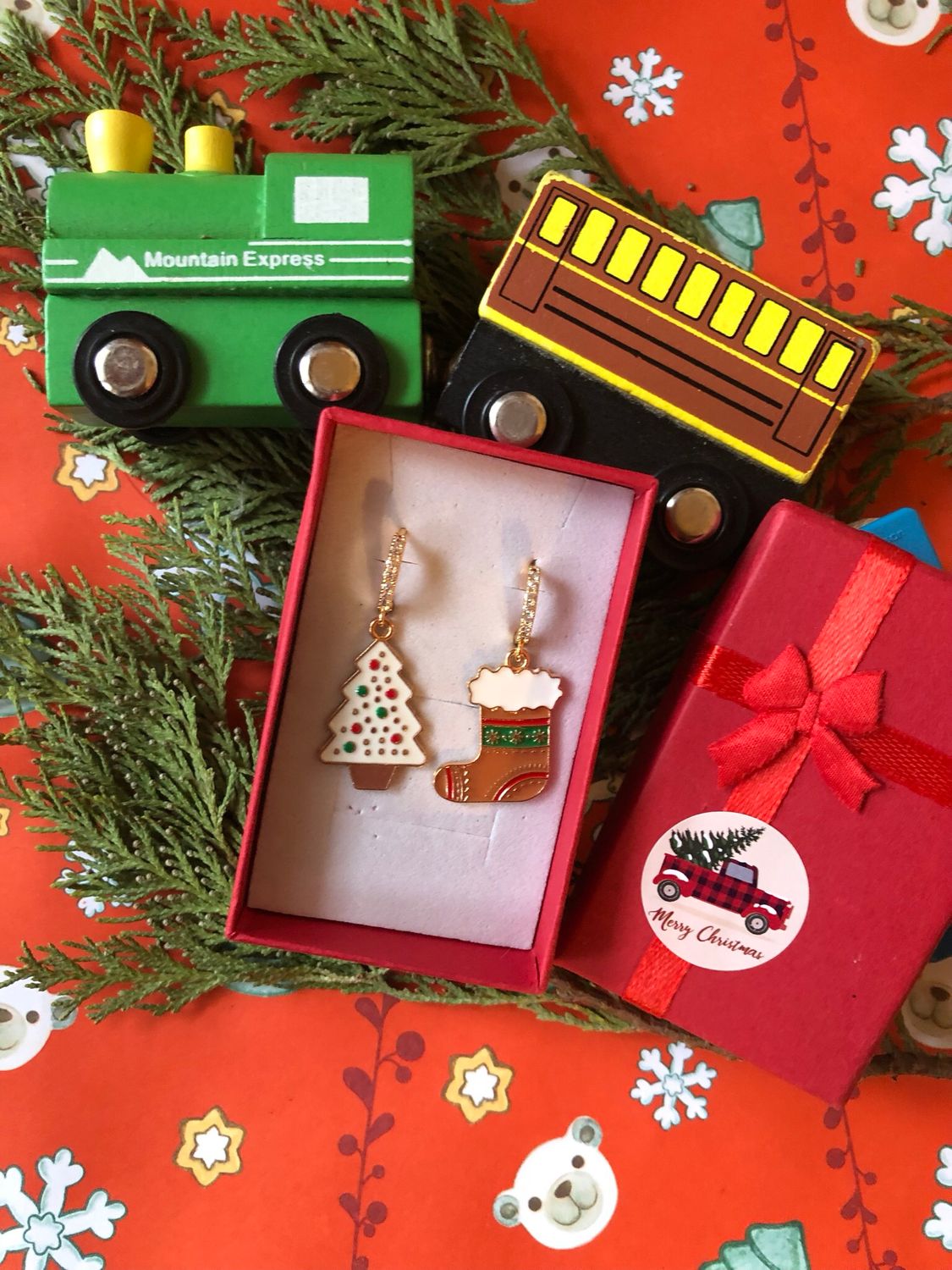 Hoops Fist  and Cristmast Tre