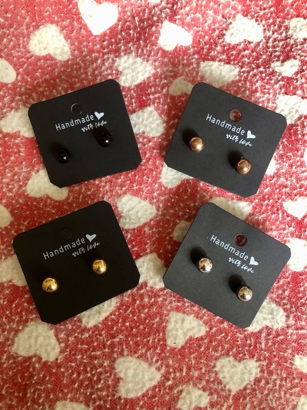 Orecchini lobo perle colorate