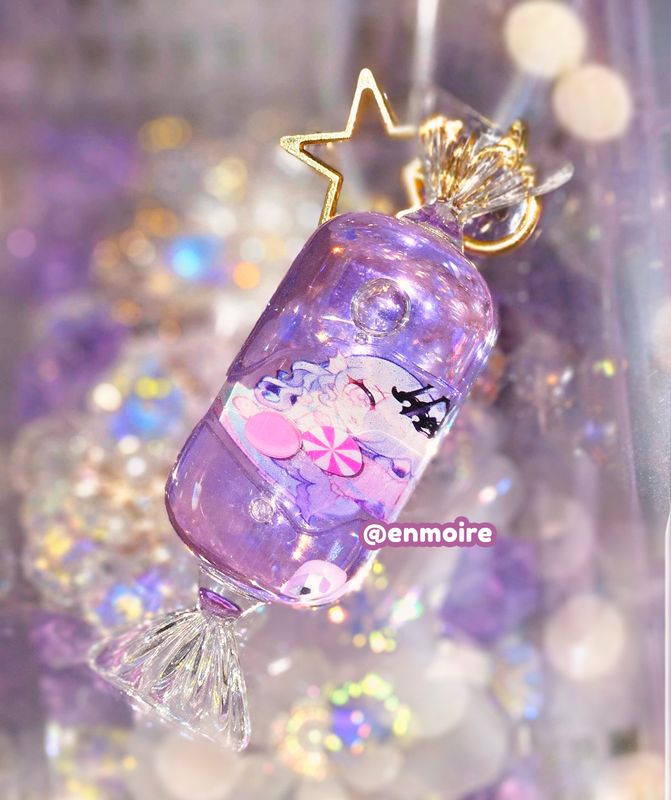 Camilla Long Candy Liquid Charm