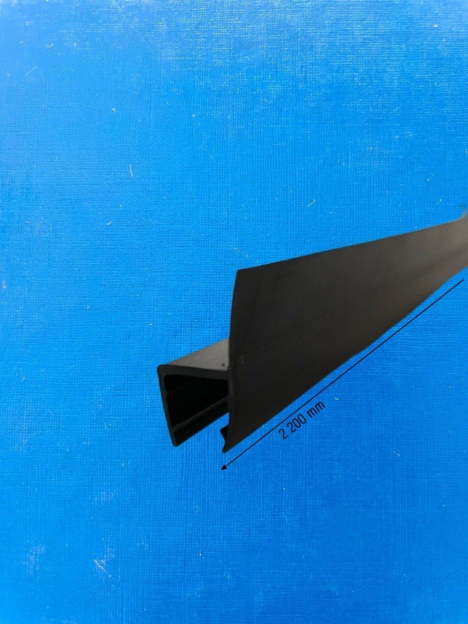 Profilé de joint en plastique rigide (PVC) en forme de h, couleur noire | Longueur : 2 200 mm
