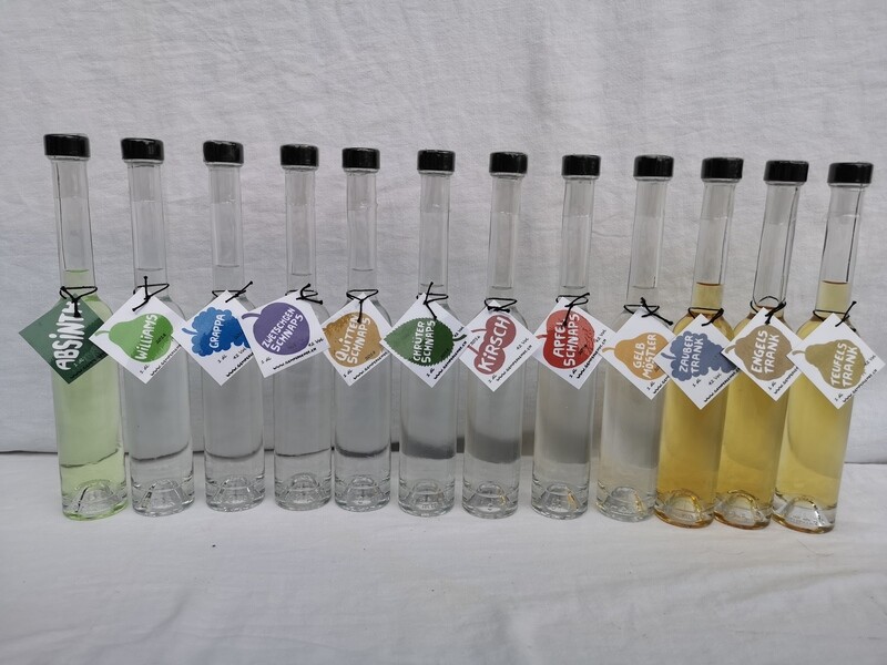 1dl-Flasche gefüllt mit Schnaps nach Wahl