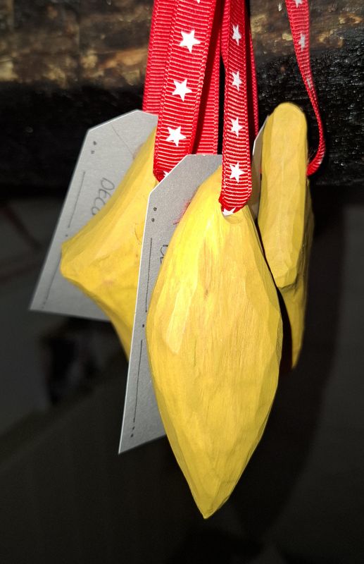 Christmas decoration carving with Neil Friday 5th Dec 10:30 - 3:00