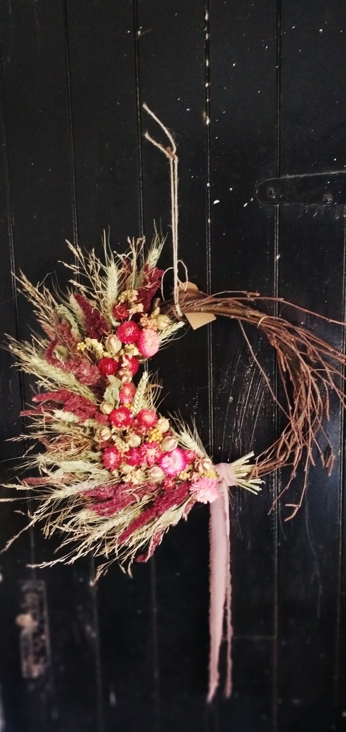 Dried Wreath Making, Sunday 26th October  10 til 2 with Blodau Zoe Davies Flowers