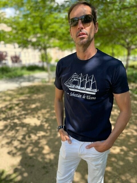 Camiseta Juan Sebastian De Elcano color azul marino