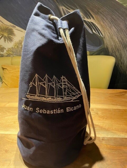 Mochila petate color azul marino Juan Sebastián de Elcano