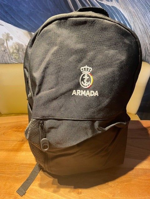 Mochila negra Armada, 18 litros