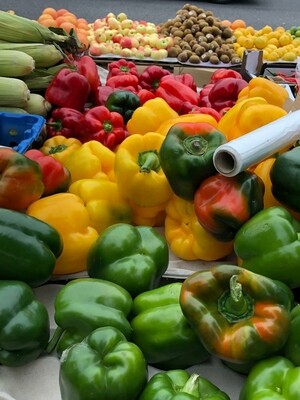 Peppers red yellow green 3 for €2