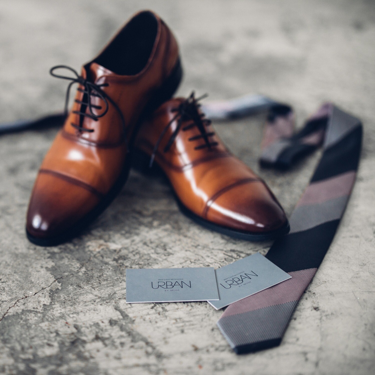 棕色禮服皮鞋