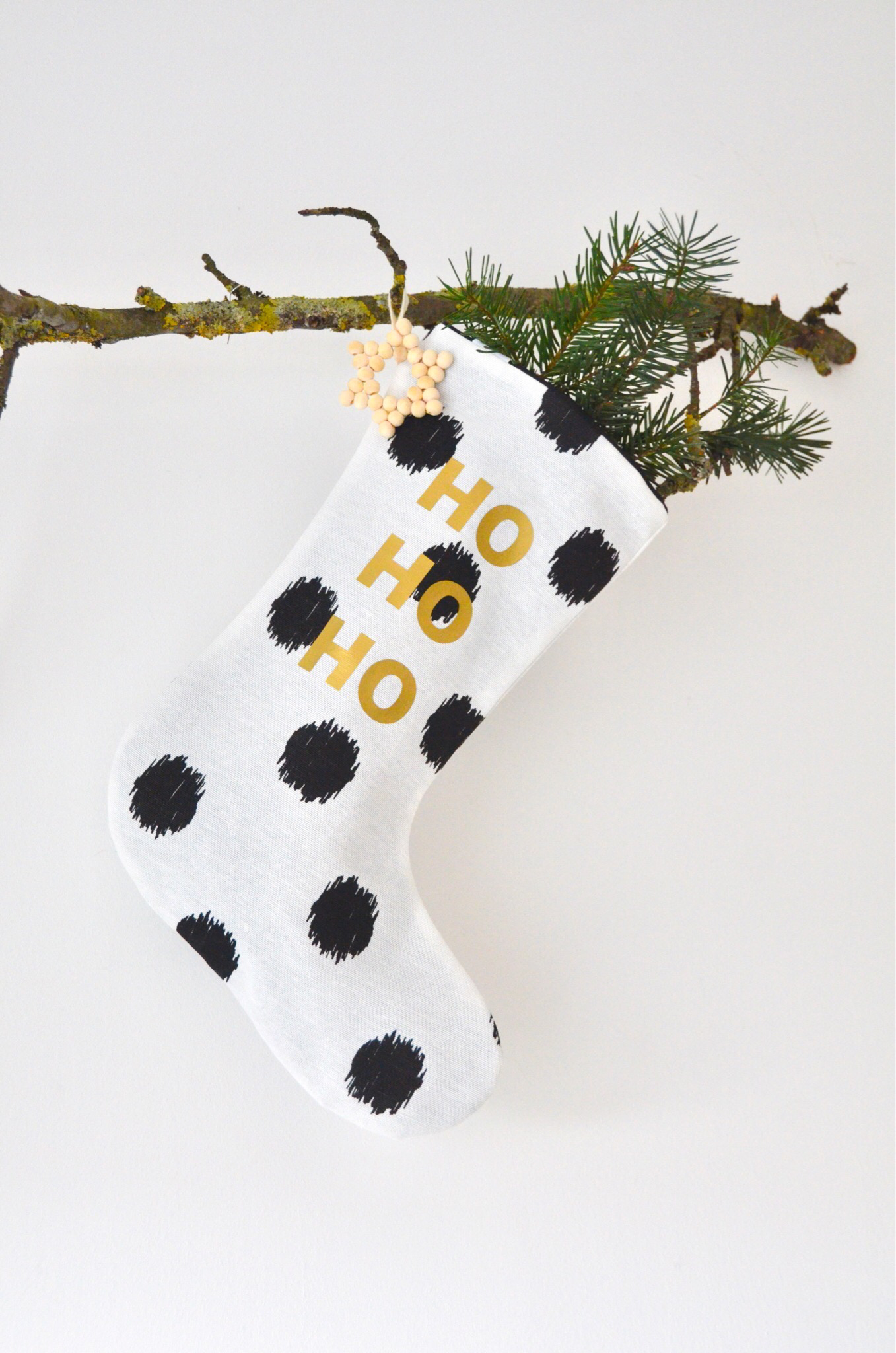 Handgemachte Weihnachtsstiefel schwarze Punkte