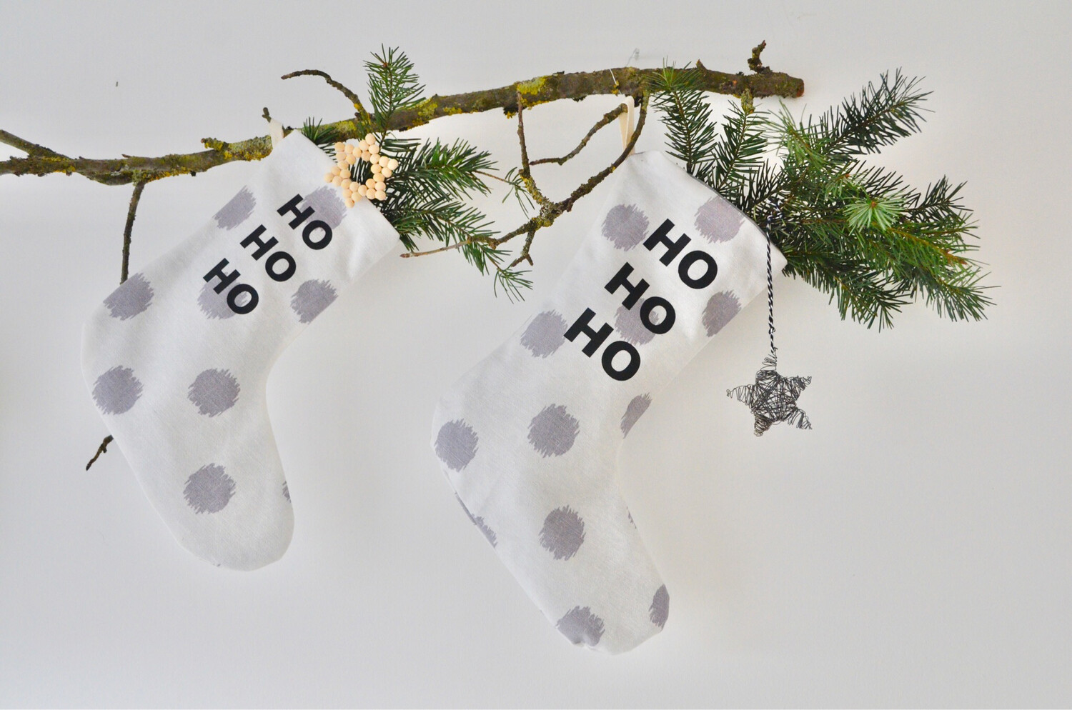 Handgemachte Weihnachtsstiefel graue Punkte