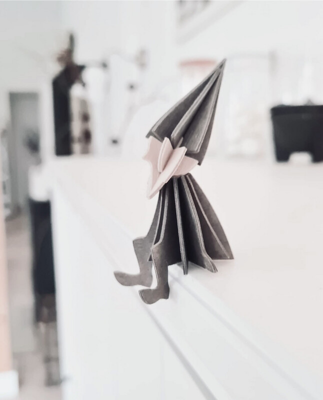 Weihnachtselfen grau, aus Holz in drei Größen Weihnachtselfen grau, aus Holz in drei Größen