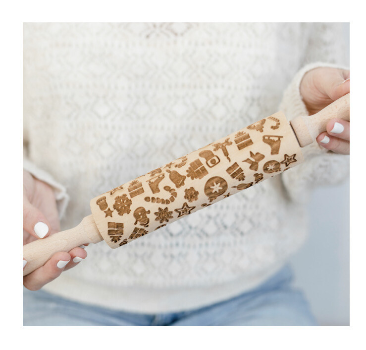 Kleines Wellholz mit Prägemotiven „Weihnachten” Kleines Wellholz mit Prägemotiven „Weihnachten”