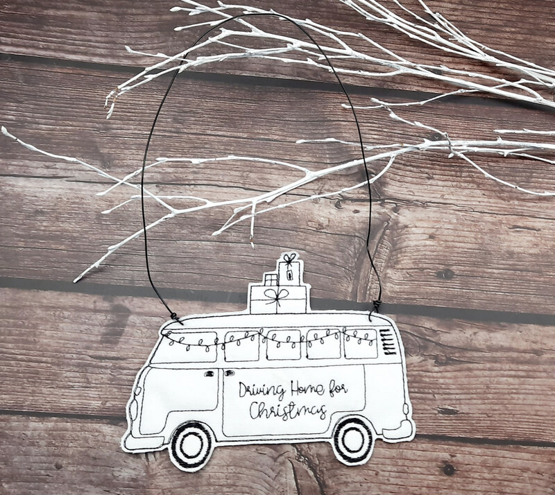 Grosser Weihnachtsbus “Driving home for Christmas” als Anhänger Grosser Weihnachtsbus “Driving home for Christmas” als Anhänger