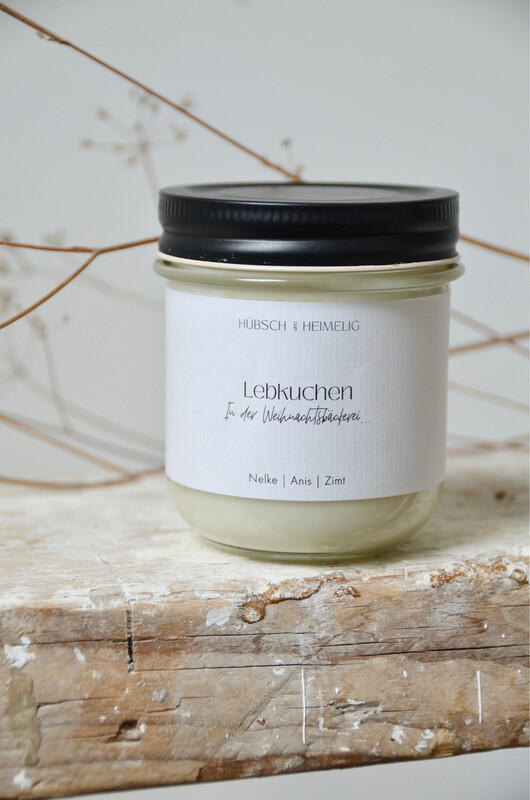 Handgemachte Duftkerze “Lebkuchen”, aus reinen ätherischen Ölen und Naturwachs Handgemachte Duftkerze “Lebkuchen”, aus reinen ätherischen Ölen und Naturwachs