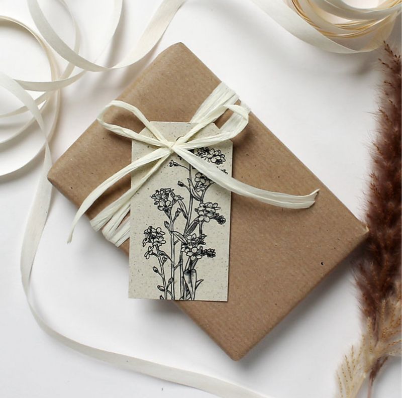 Geschenkanhänger „Vergissmeinnicht“ aus Graspapier Geschenkanhänger „Vergissmeinnicht“ aus Graspapier