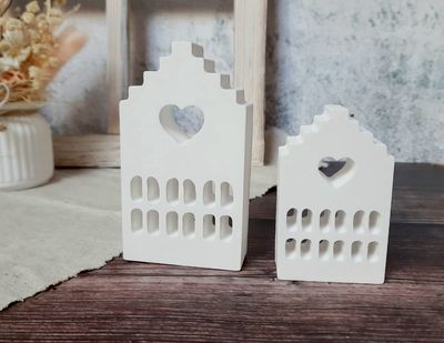 Häuschen aus Raysin in zwei Designs Häuschen aus Raysin in zwei Designs