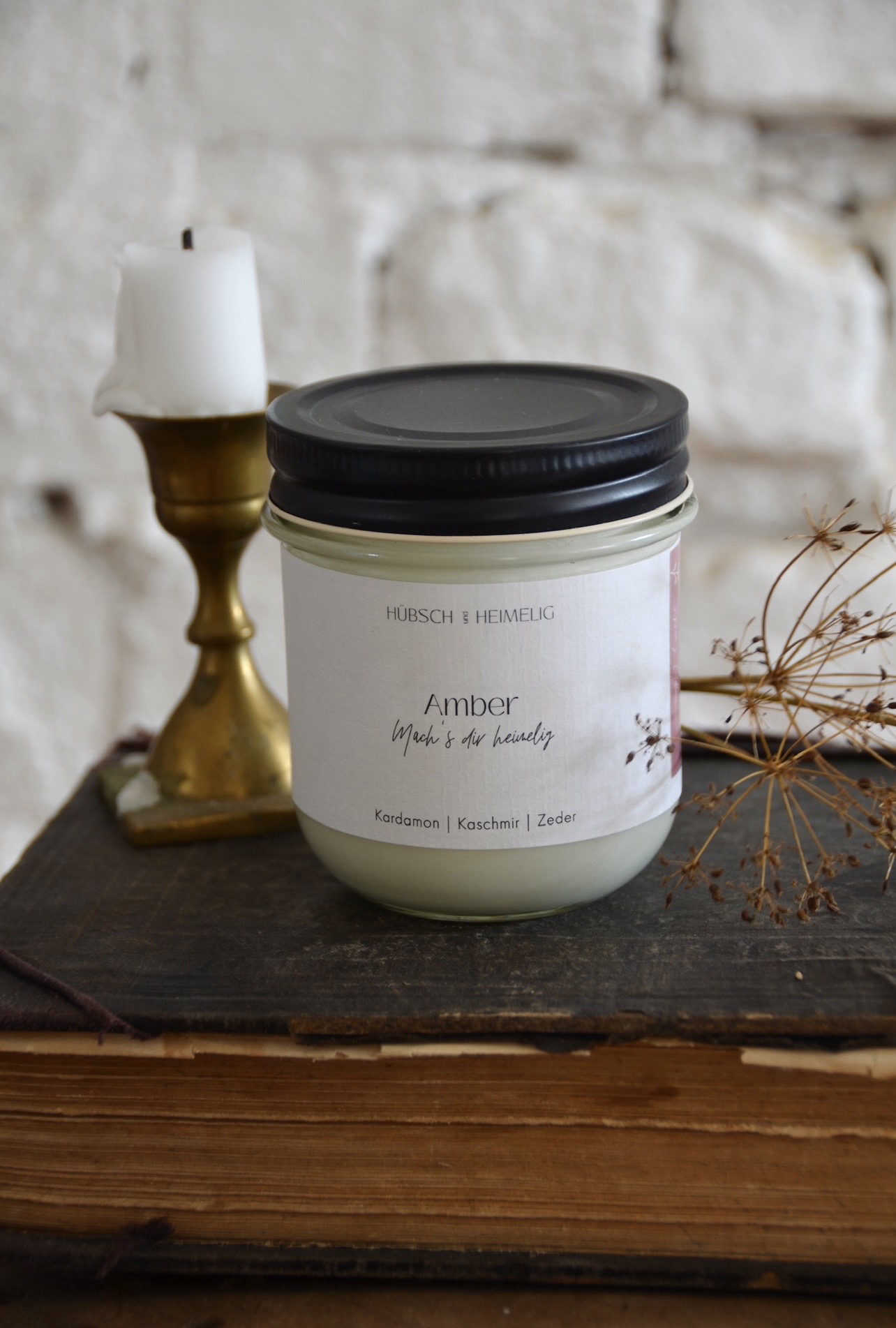 Handgemachte Duftkerze „Amber“, aus Naturwachs und naturreinen Ölen