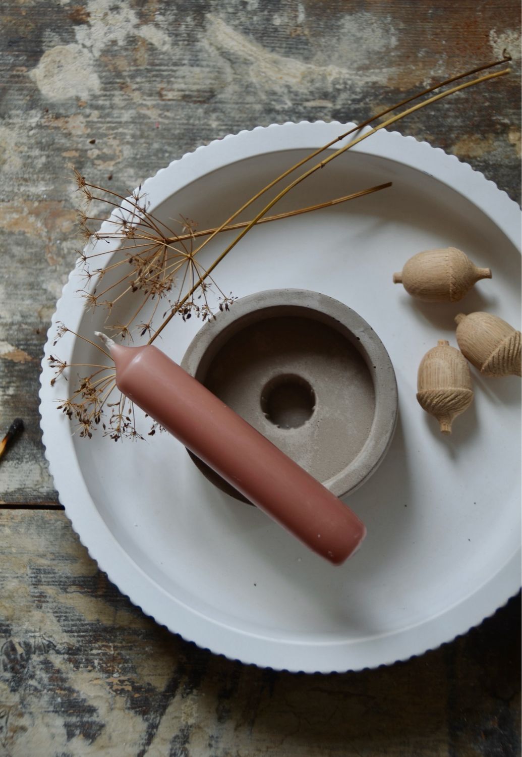 Runde Kerzenschale aus Beton