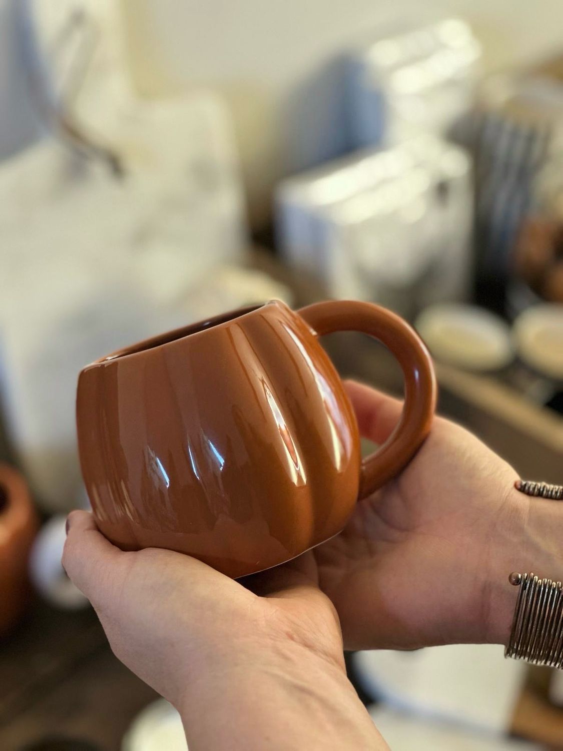 Kürbistasse aus Keramik