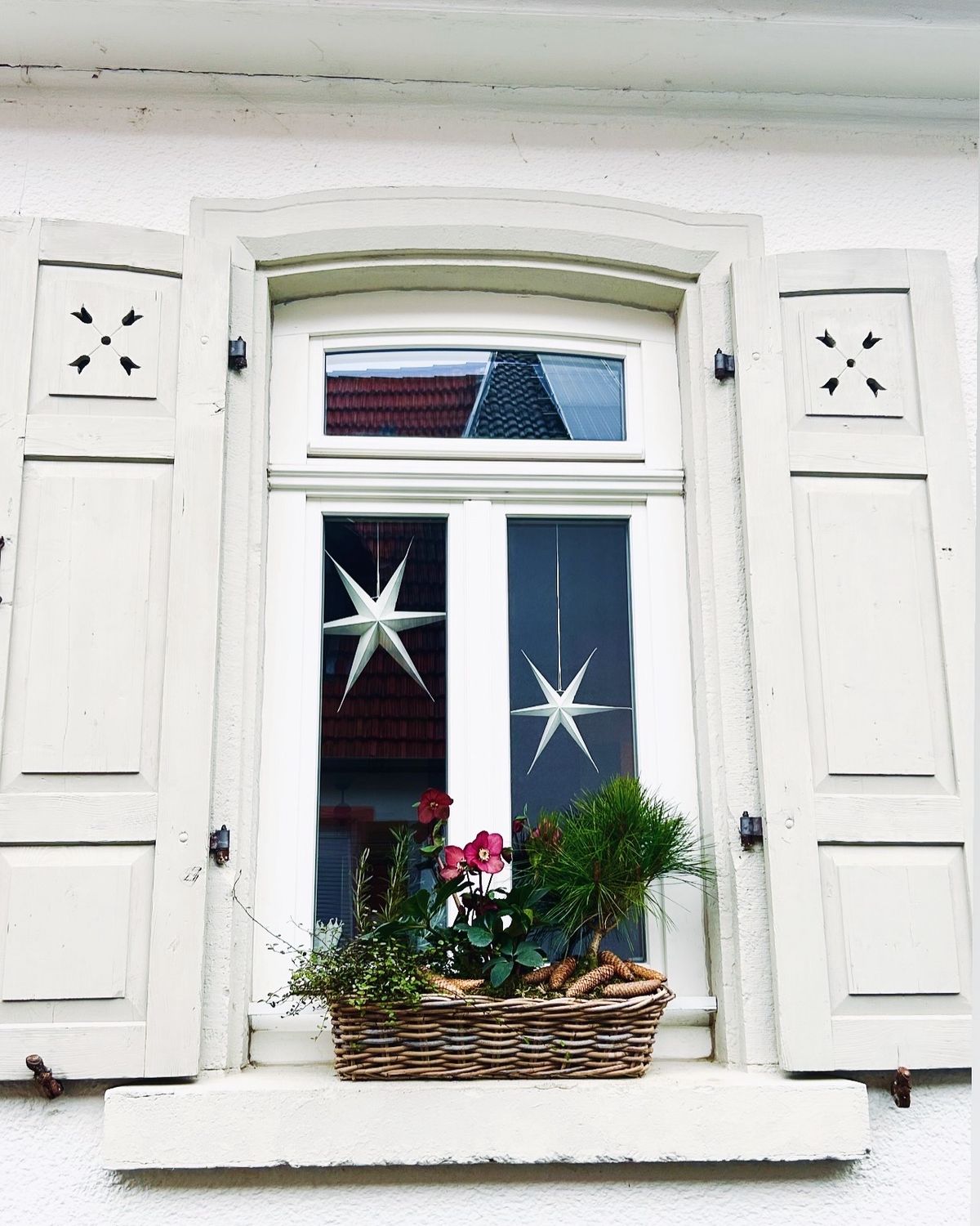 Papiersterne 2er Set, in 30 und 40cm, weiss