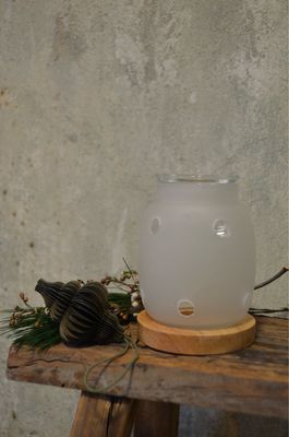 Duftlampe “Häuschen” aus Glas und Holz Duftlampe “Häuschen” aus Glas und Holz