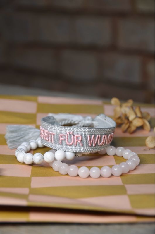 “Bereit für Wunder” gewebtes Armband in Grau und Rosa “Bereit für Wunder” gewebtes Armband in Grau und Rosa