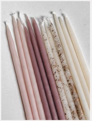 “Mix aus Roségold”, schmale, lange Kerzen Maxi, handgemacht aus Bienenwachs, 10er Packung “Mix aus Roségold”, schmale, lange Kerzen Maxi, handgemacht aus Bienenwachs, 10er Packung