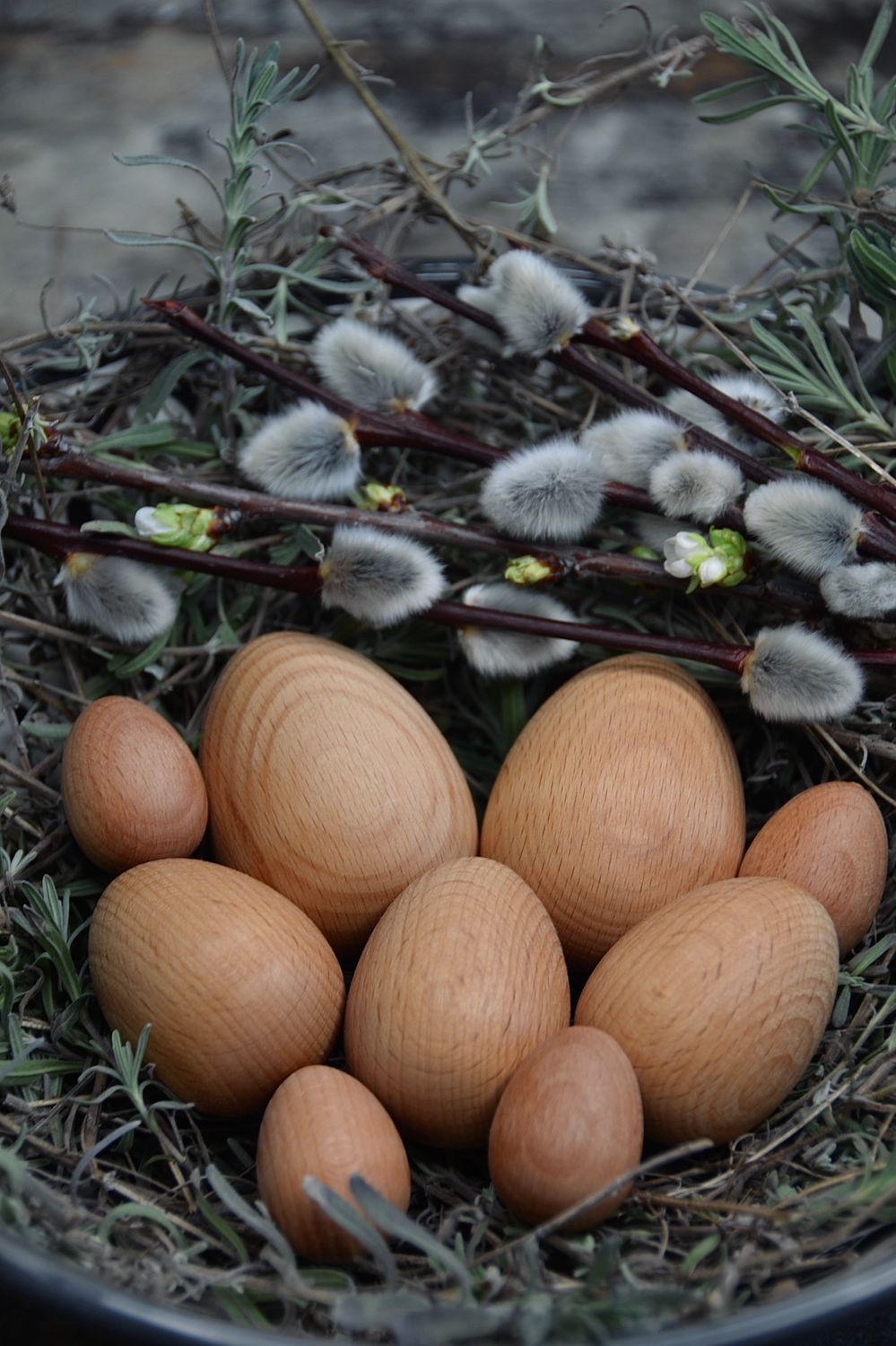 Handgefertigte Holzeier in Buche
