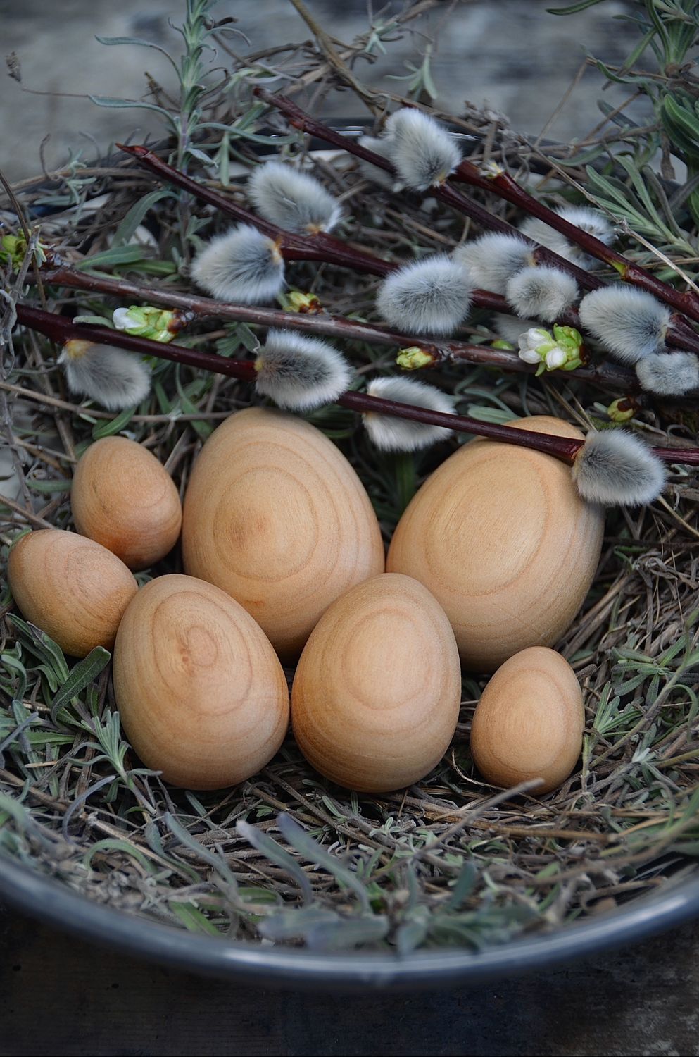Handgefertigte Holzeier in Kirsche hell