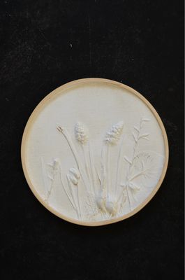 Kleines rundes Relief “Muscari” Kleines rundes Relief “Muscari”