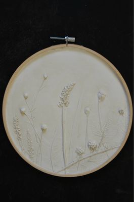Handgemachtes Relief im Stickrahmen “Beeren und Heide” Handgemachtes Relief im Stickrahmen “Beeren und Heide”