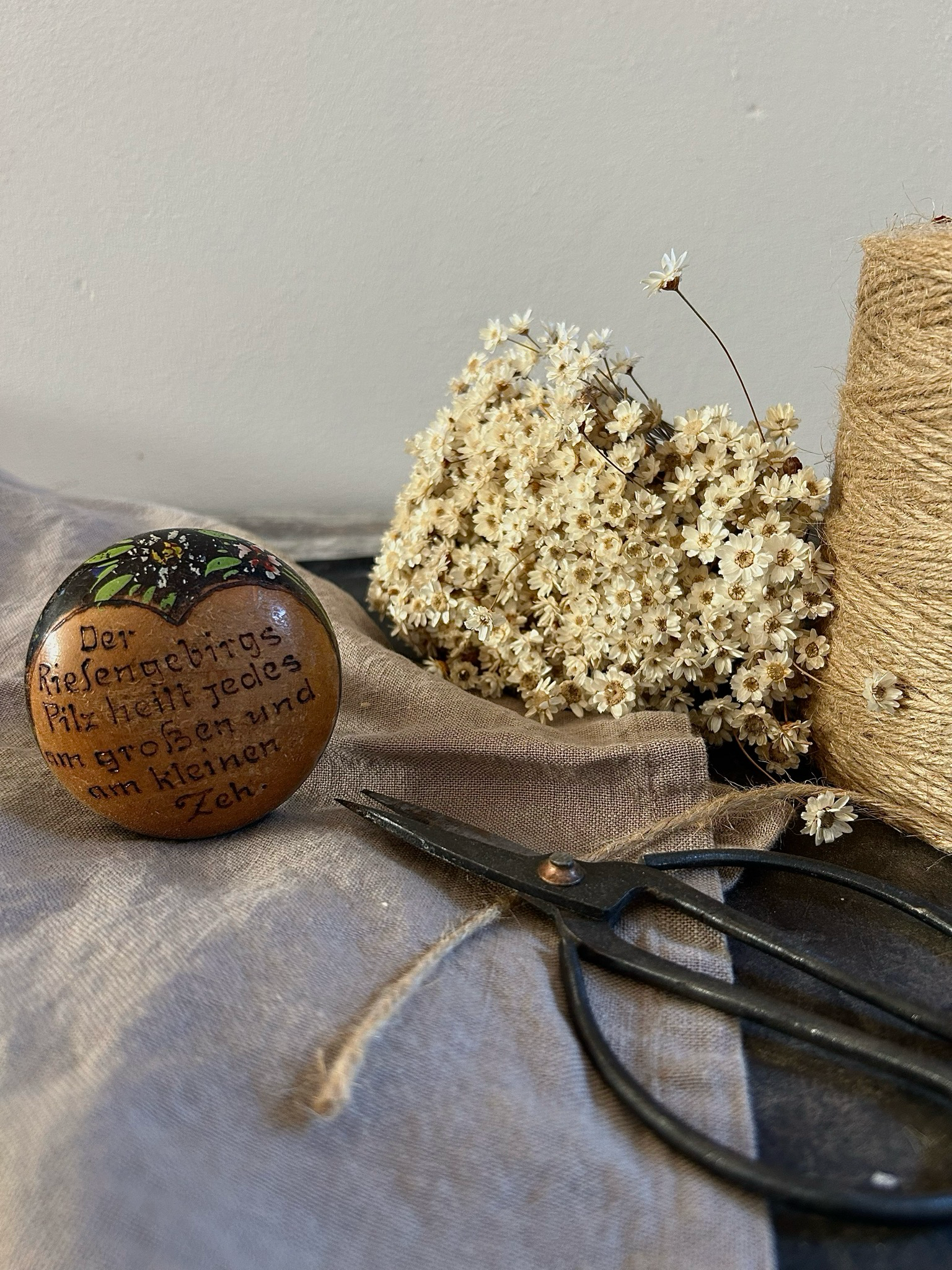 Alter Vintage Holzpilz handbemalt, mit Spruch „Der Riesengebirgspilz…“ Glückspilz